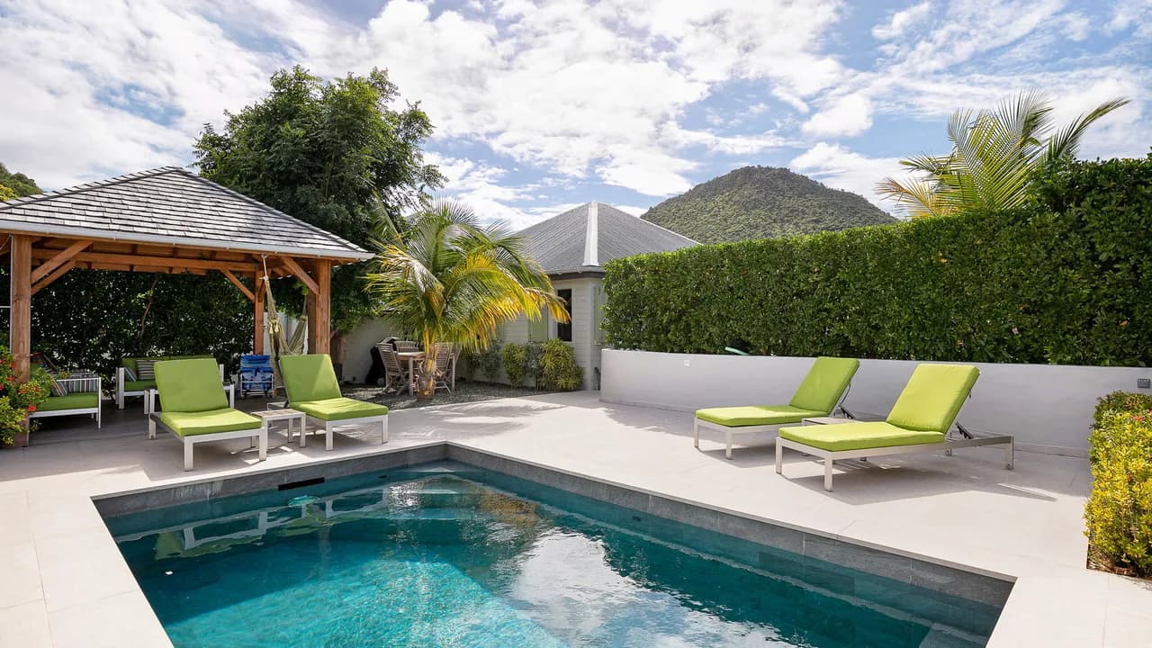 Single-Story Villa with Private Pool in Lorient