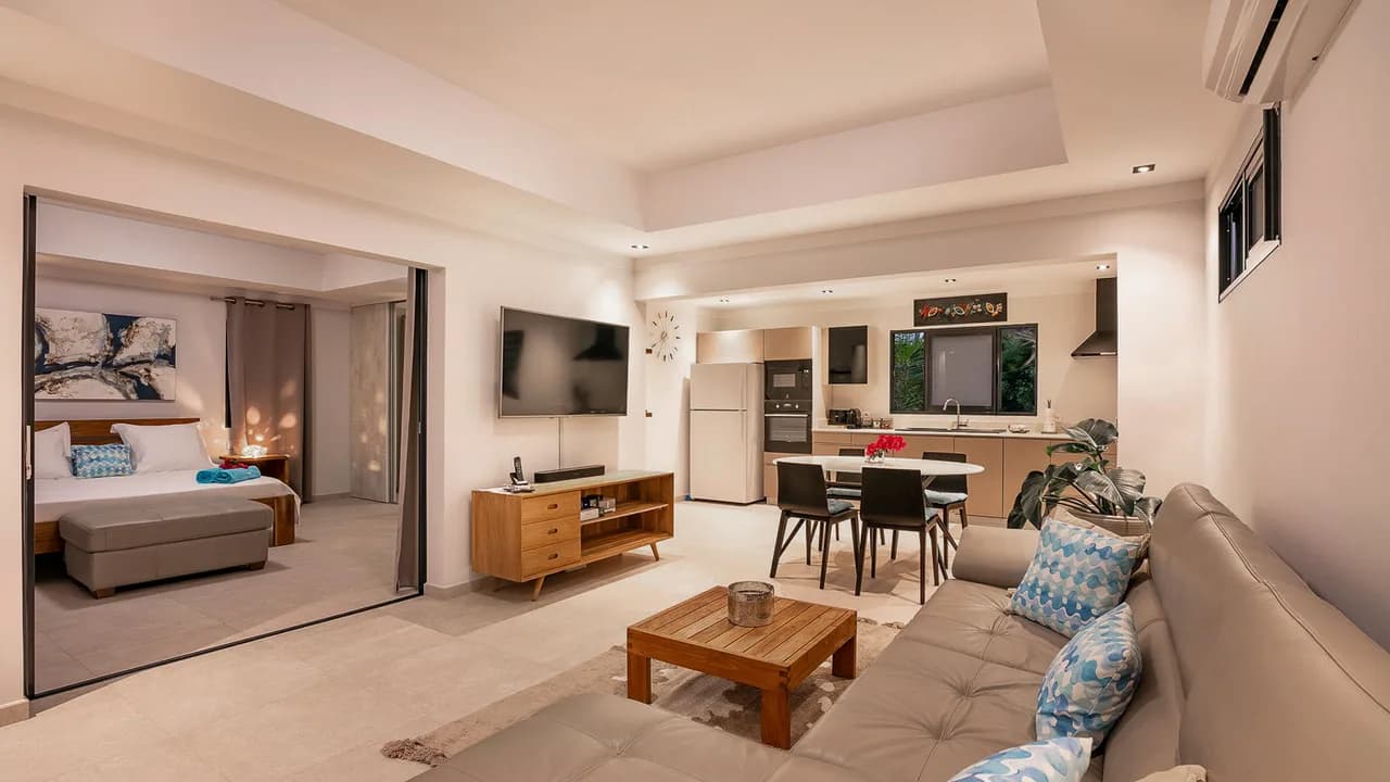 Single-Story Villa with Private Pool in Lorient photo 4