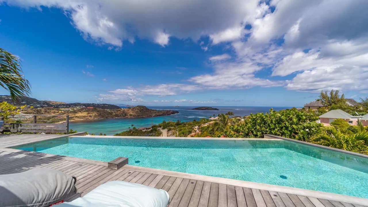 Family-Friendly Estate with Two Pools in Petit-Cul-de-Sac photo 2