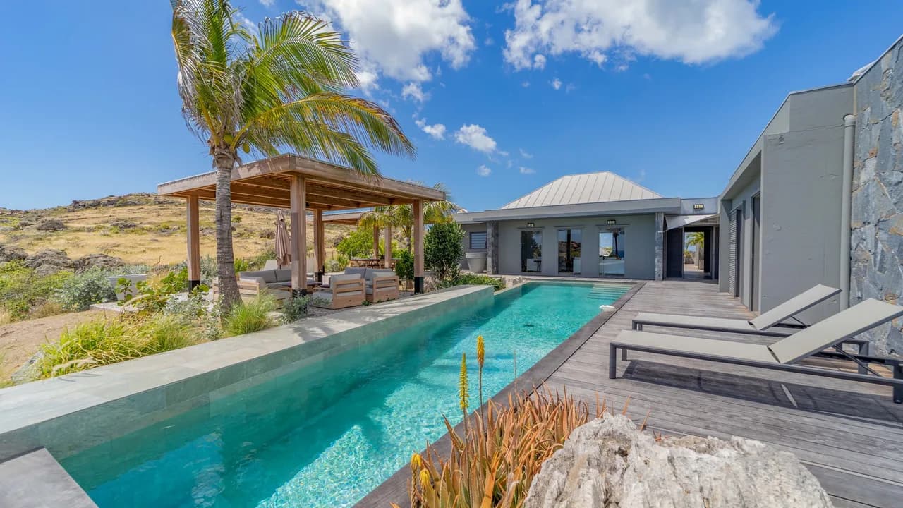 Family-Friendly Estate with Two Pools in Petit-Cul-de-Sac photo 3