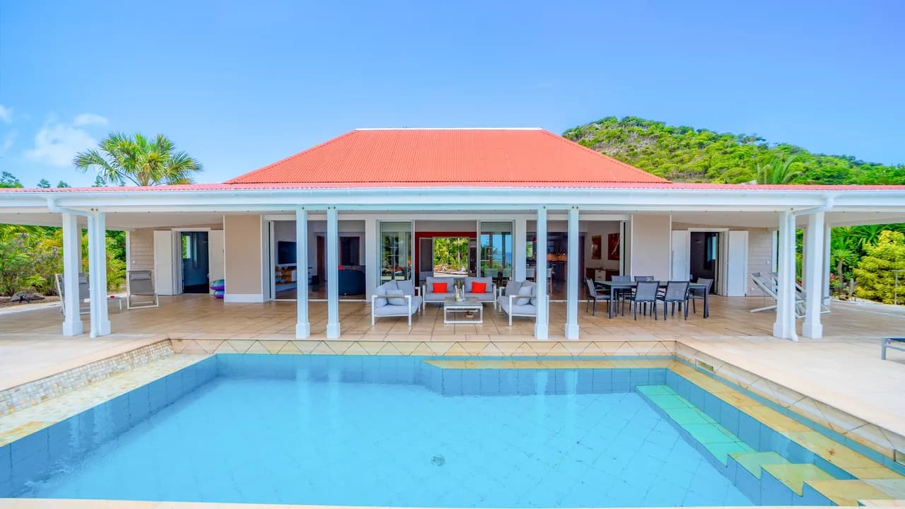 Single-Story Villa in Lorient, Caribbean photo 2
