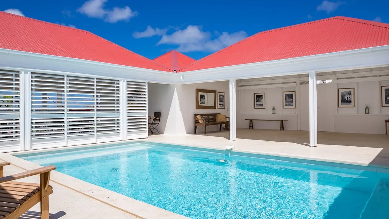 Single-Story Villa with Two Private Pools in St-Jean photo 3