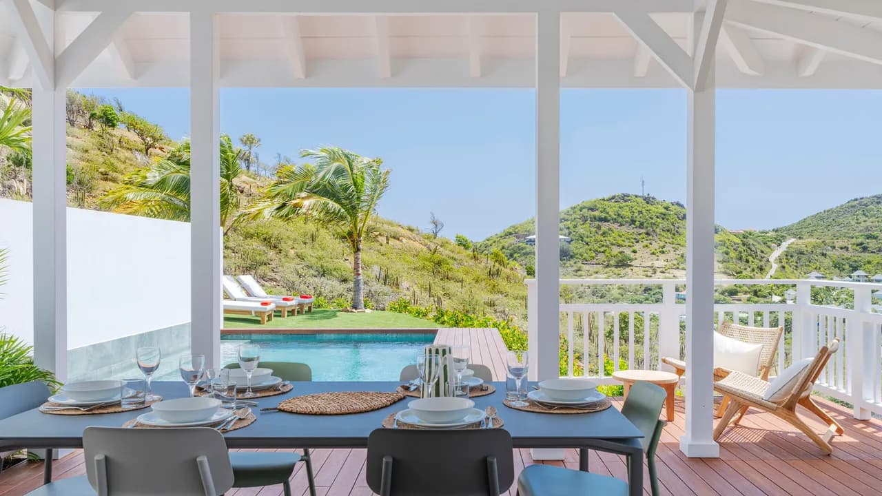 Luxury Retreat Villa with Ocean View in Toiny photo 4