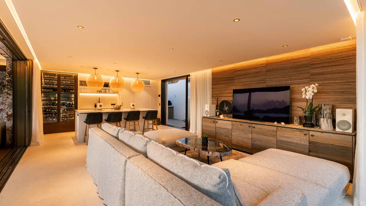 Luxury Family Villa with Fitness Room in Grand-Cul-de-Sac photo 5