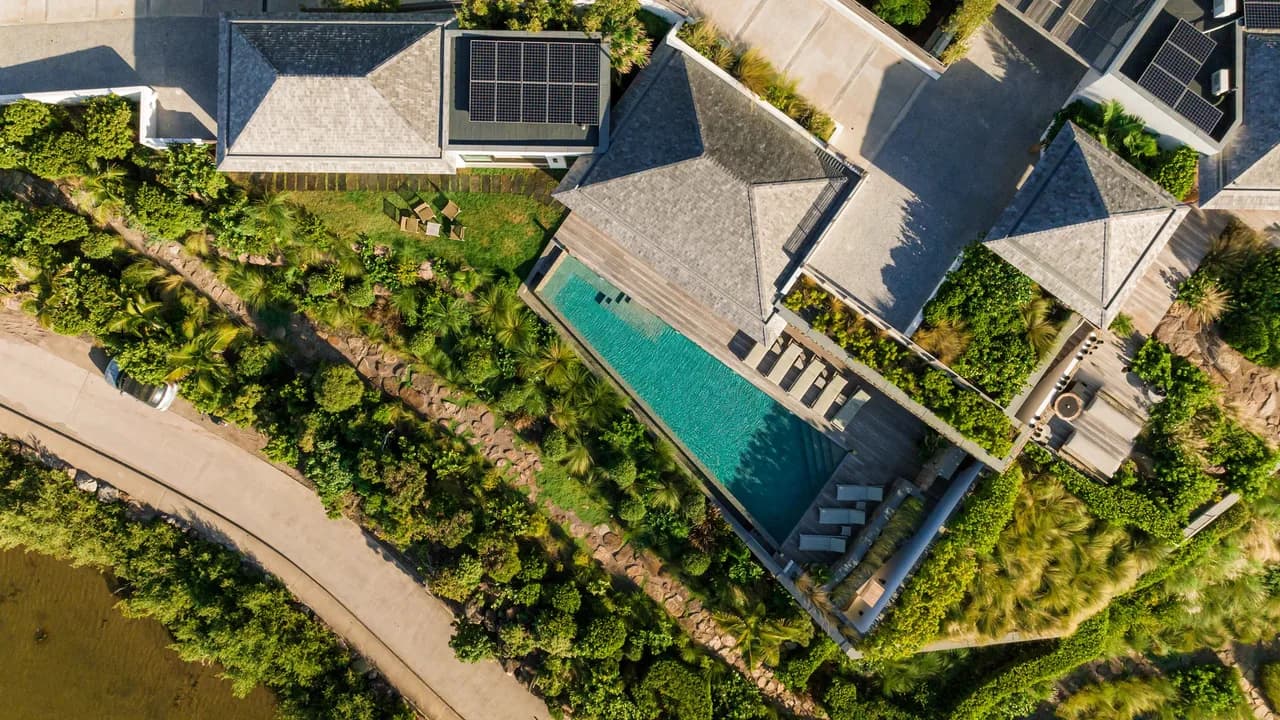 Heated Pool Estate in Grand-Cul-de-Sac photo 4