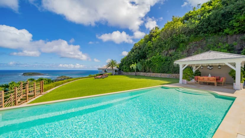 MUSTIQUE