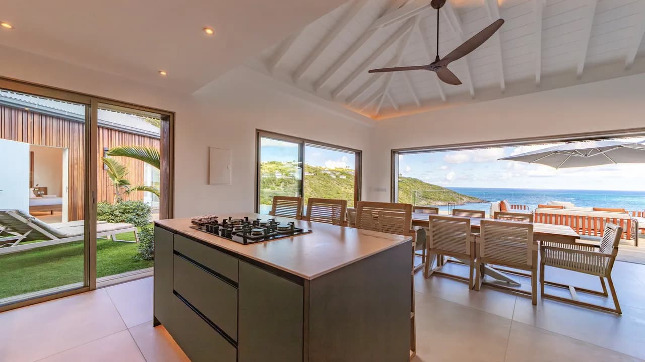 Luxury Villa with A/C Living Room in Marigot photo 5
