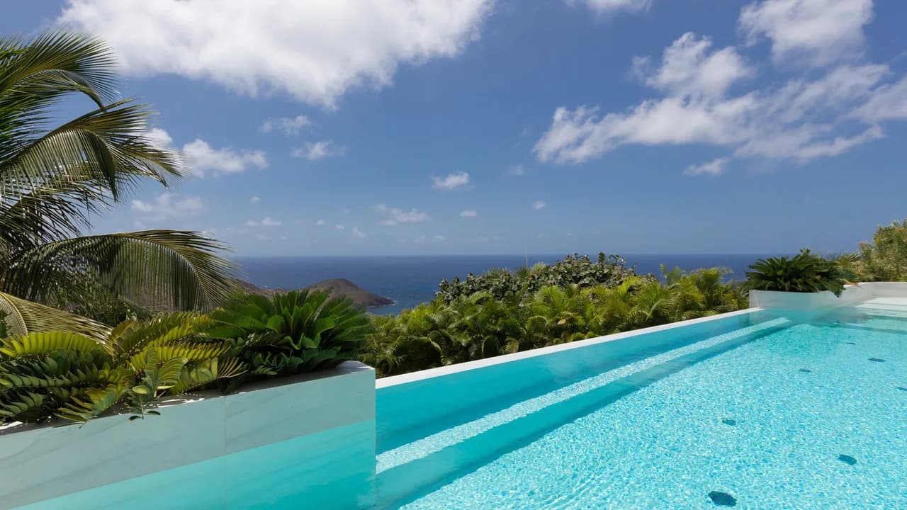 Private Pool Villa in Devé