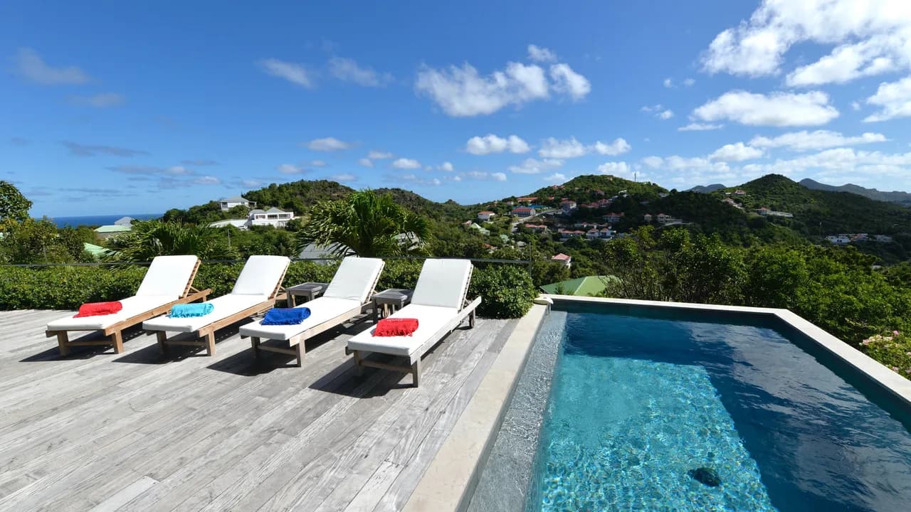 Heated Pool Villa in Colombier photo 2