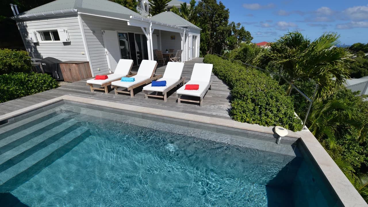Heated Pool Villa in Colombier photo 3