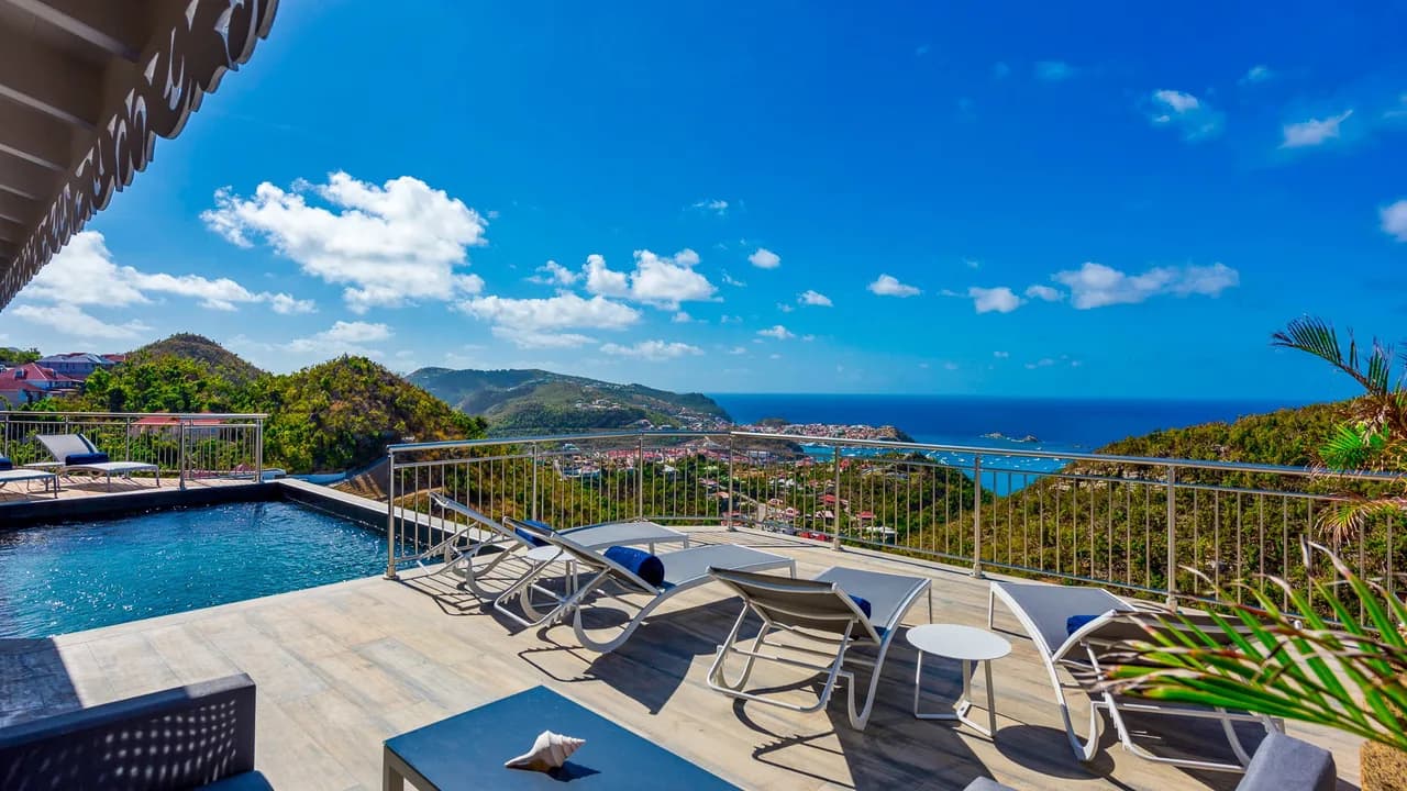 Single-Story Private Pool Villa in Colombier photo 2