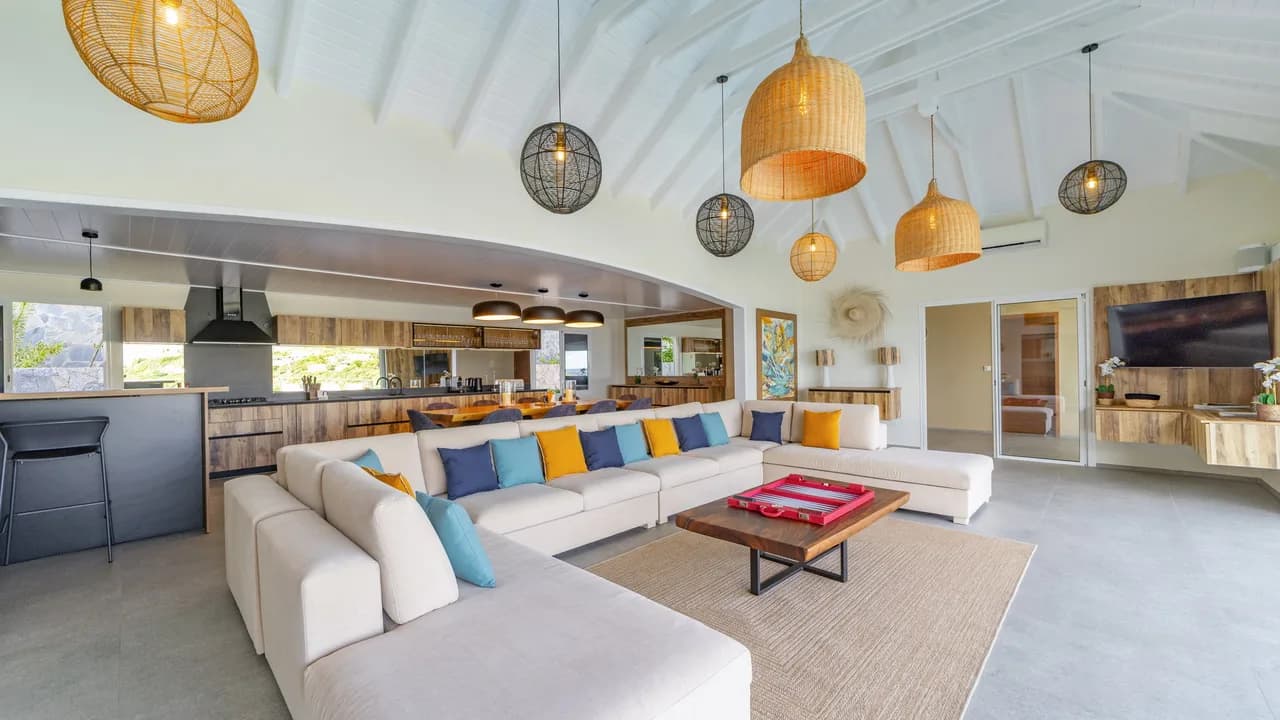 Single-Story Villa with Dual Pools in Marigot photo 5