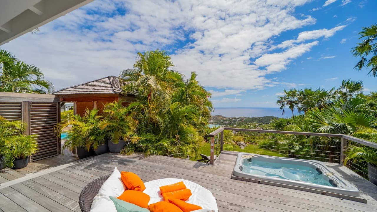 Jacuzzi Villa in Devé photo 3