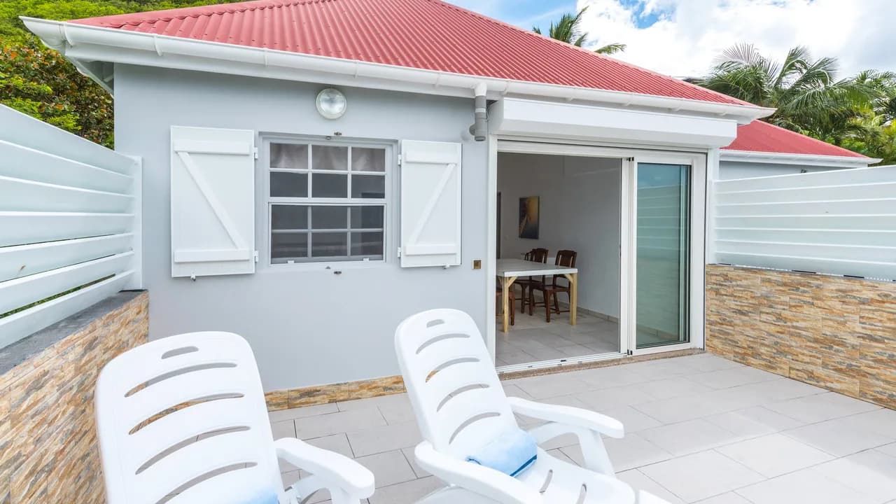 No-Smoking Apartment in Colombier photo 2