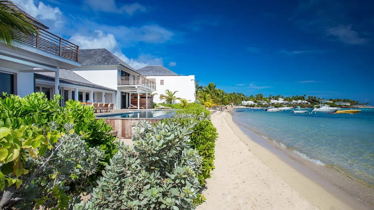 Private Heated Pool Estate in Grand-Cul-de-Sac