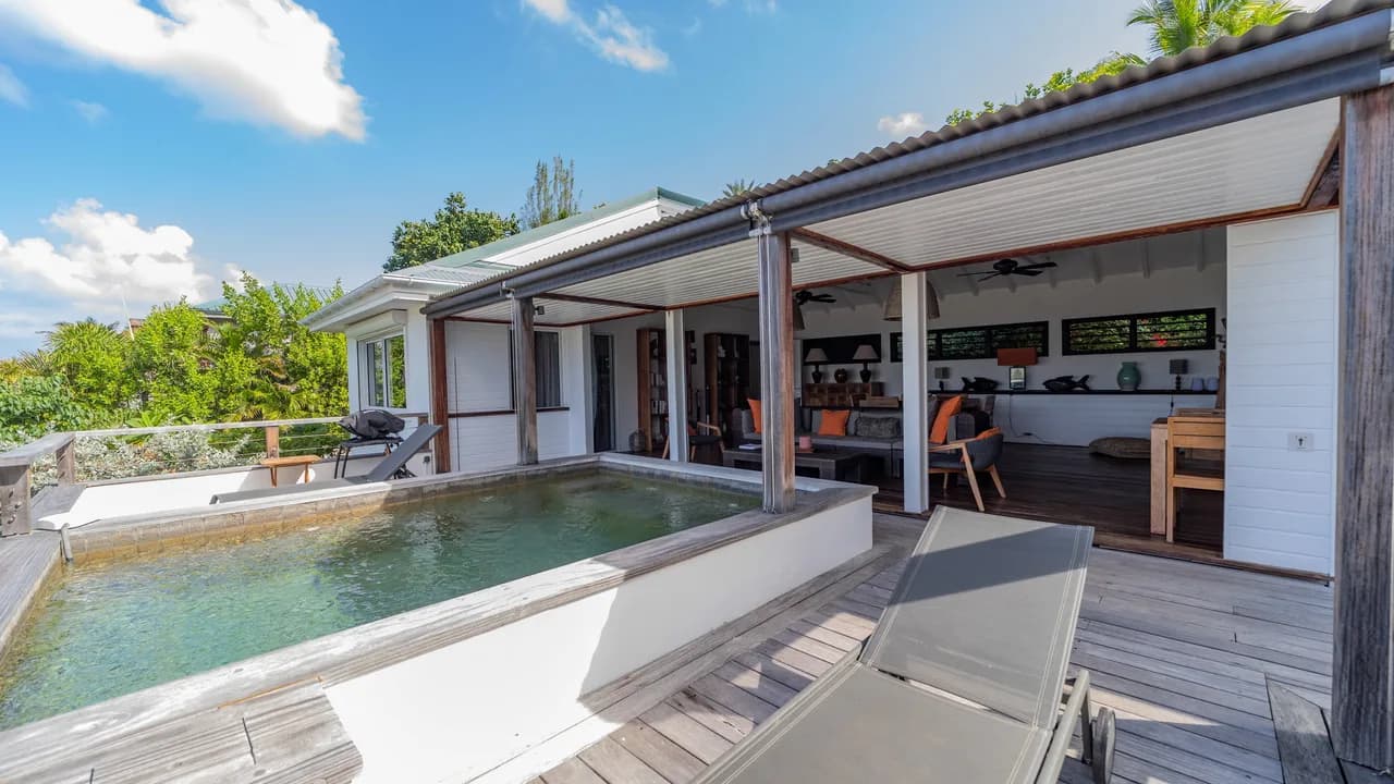 Charming Villa with Scenic Views in Pointe Milou photo 3