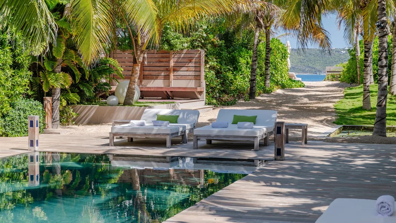 Luxury Villa with Ocean Views in Anse des Cayes photo 3