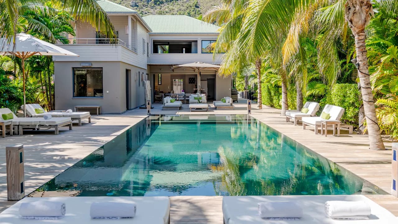 Luxury Villa with Ocean Views in Anse des Cayes photo 4