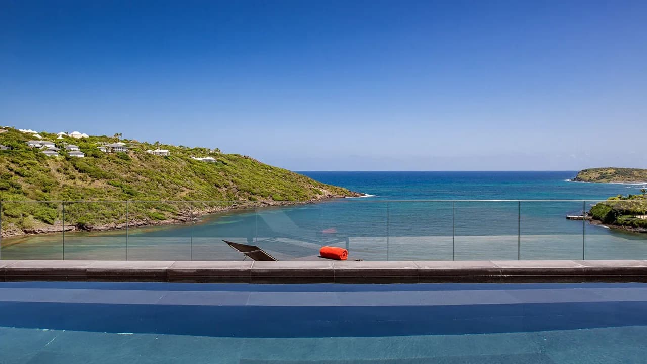 Luxury Family Villa with Fitness Room in Marigot