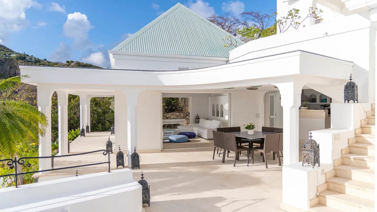 Luxurious Villa with Scenic Gardens in Corossol photo 5
