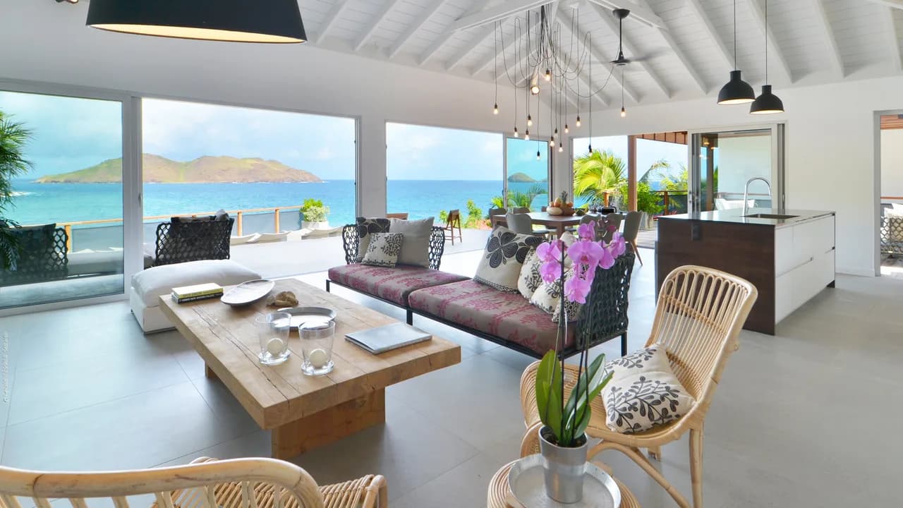 Luxurious Villa with Scenic Ocean Views in Anse des Cayes photo 3