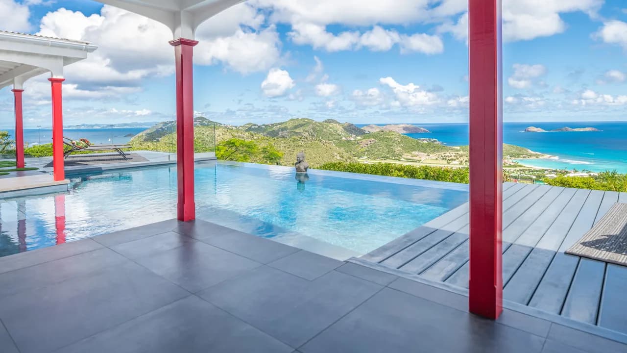 Wine Cellar Villa in Lurin St Barth