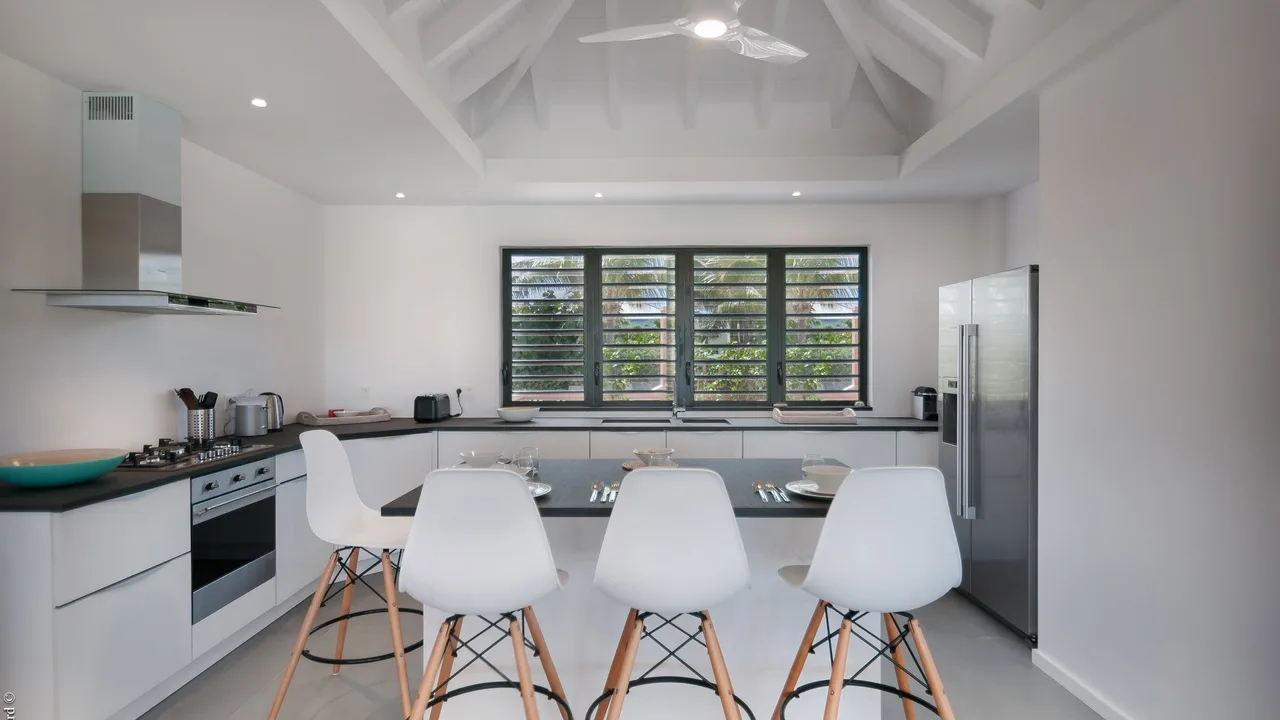 Elegant Villa with Wine Cellar in Petit-Cul-de-Sac photo 4