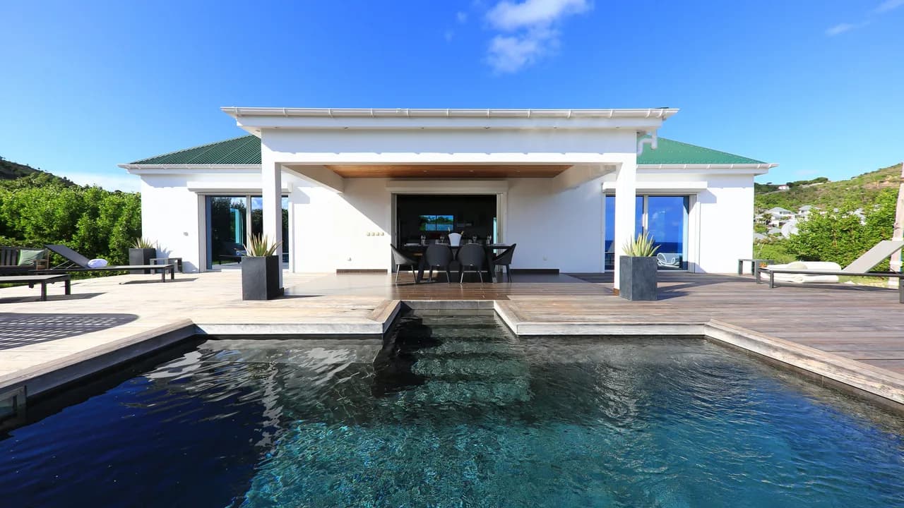 Charming Villa with Ocean Views in Toiny photo 2