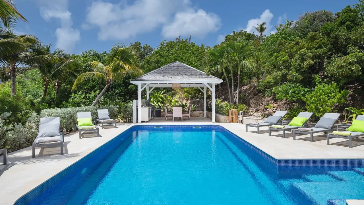 Jacuzzi Retreat Villa in Pointe Milou, St. Barthelemy