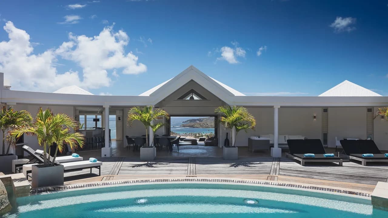 Luxurious Villa with Scenic Views in Montjean