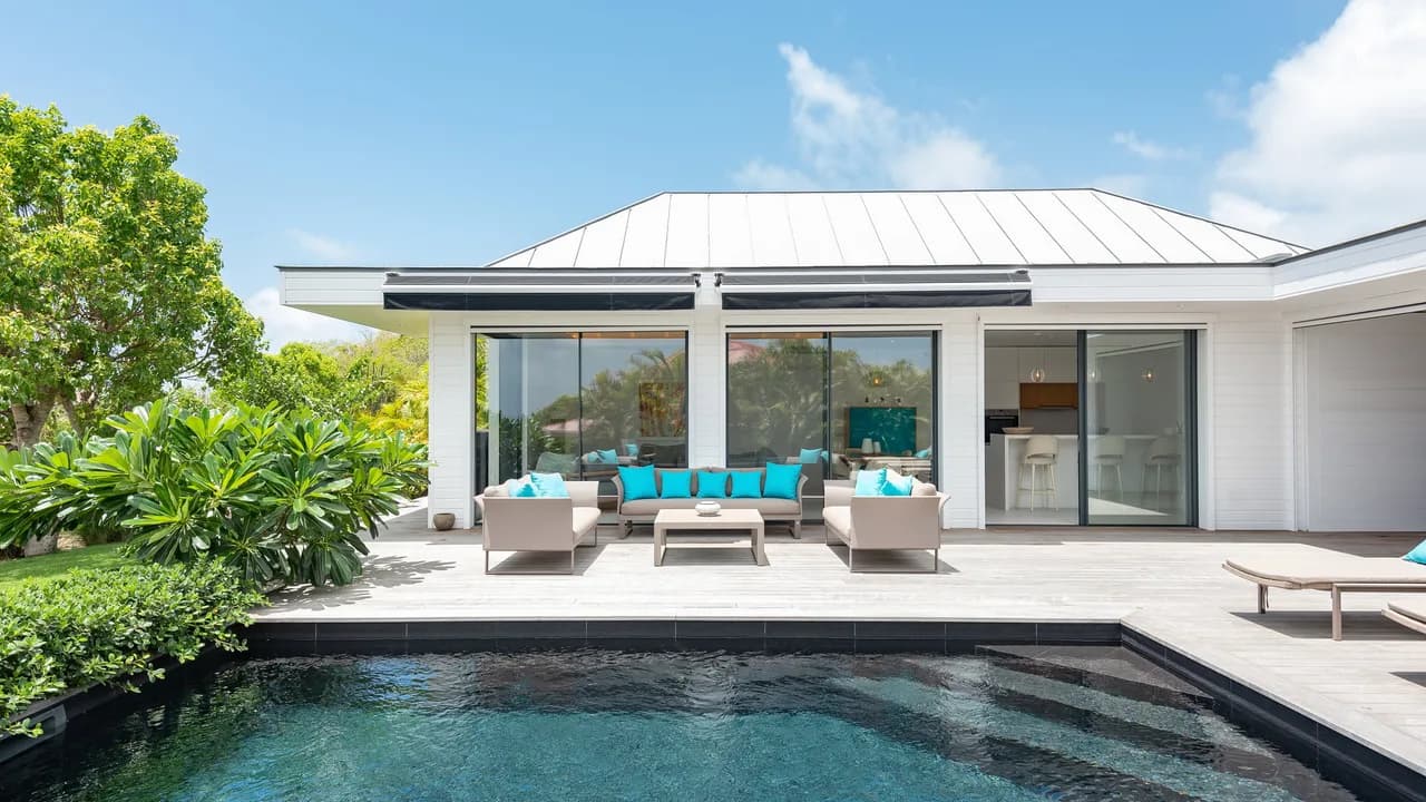Airy Two-Bedroom Villa with Pool in Gustavia