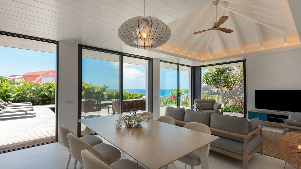 Airy Two-Bedroom Villa with Pool in Gustavia photo 5