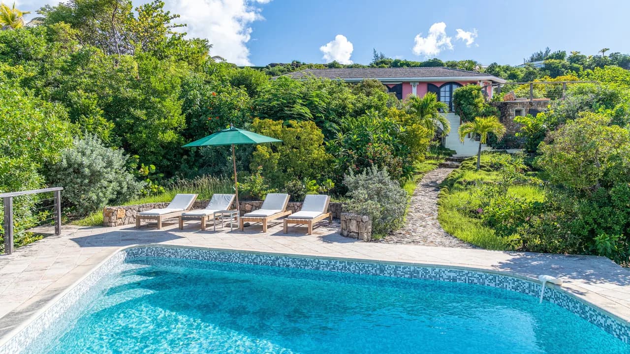 Luxurious Air-Conditioned Villa in Pointe Milou photo 3