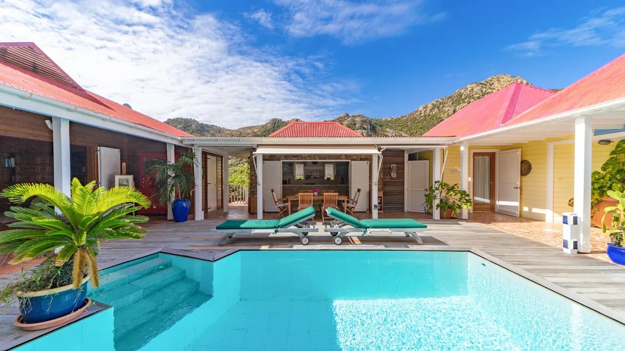 Modern Villa with Serene Garden in Grand Fond