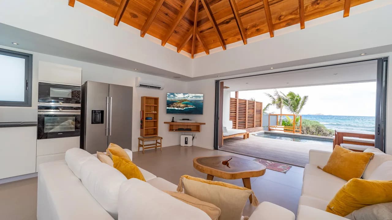 Single-Story Luxury Villa in Anse des Cayes photo 4