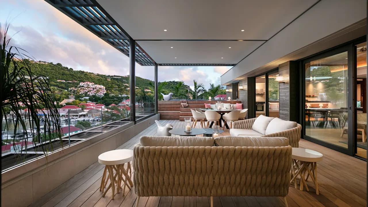 Airy Apartment with Elevator in Gustavia photo 2