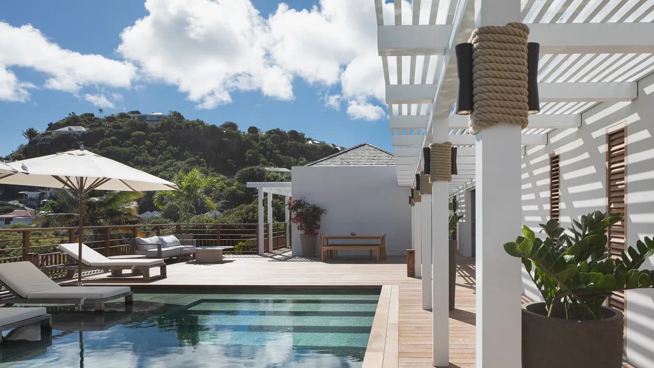Air-Conditioned Contemporary Villa in Anse des Cayes photo 3