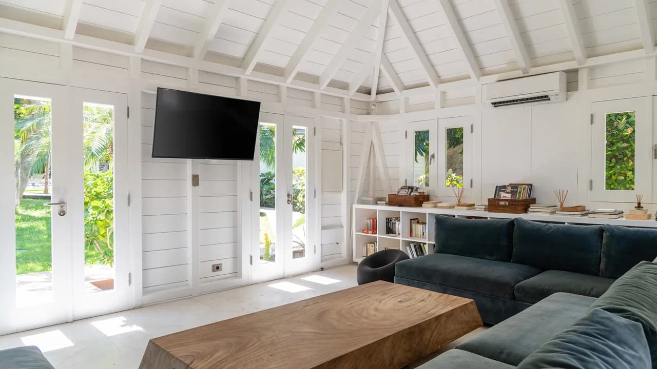 Spacious Family Villa with Garden in Lorient photo 4