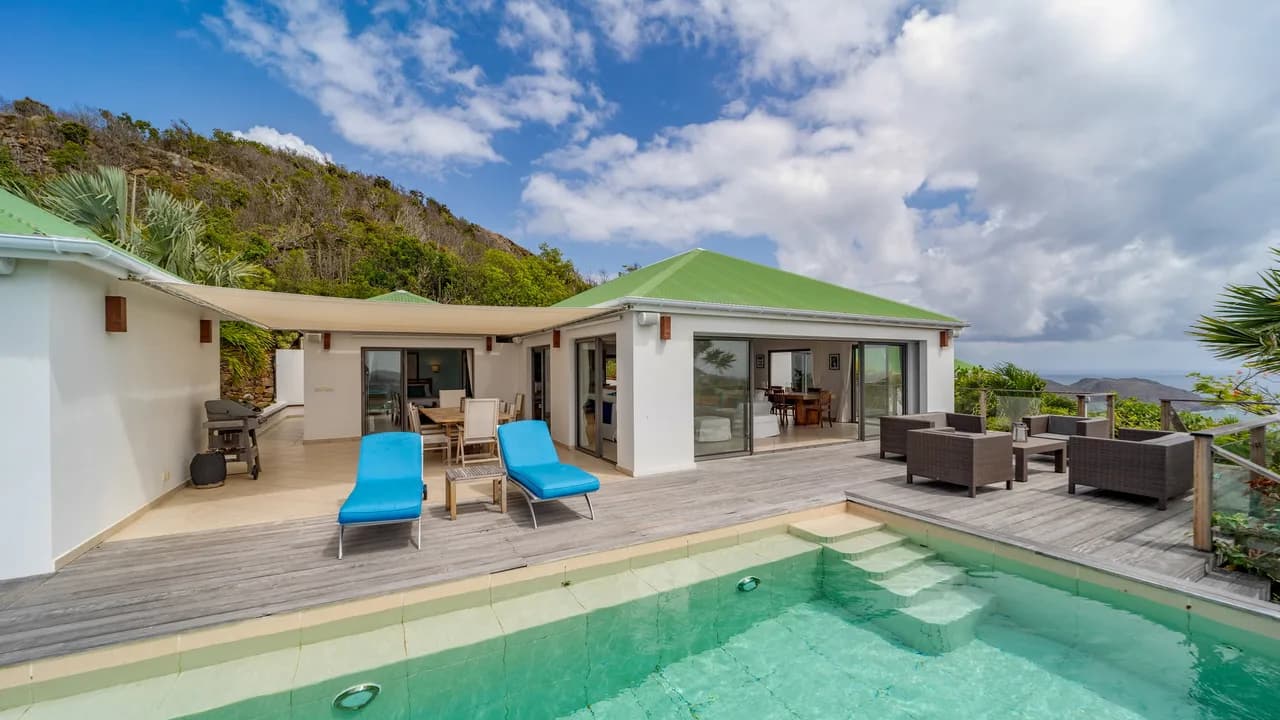 Luxurious Villa with Scenic Views in Colombier photo 2