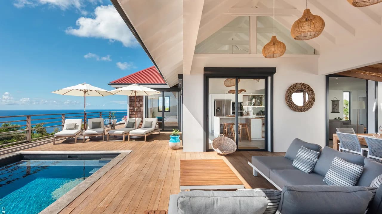 Air-Conditioned Villa with Scenic Views in Colombier photo 4