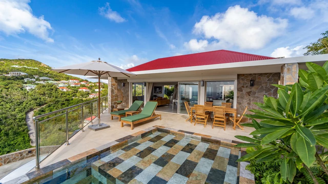 Luxurious Villa with Heated Pool in Colombier photo 2