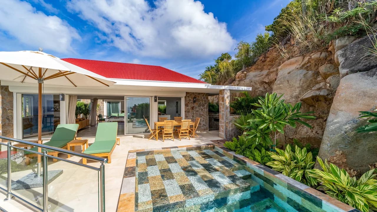 Luxurious Villa with Heated Pool in Colombier photo 3