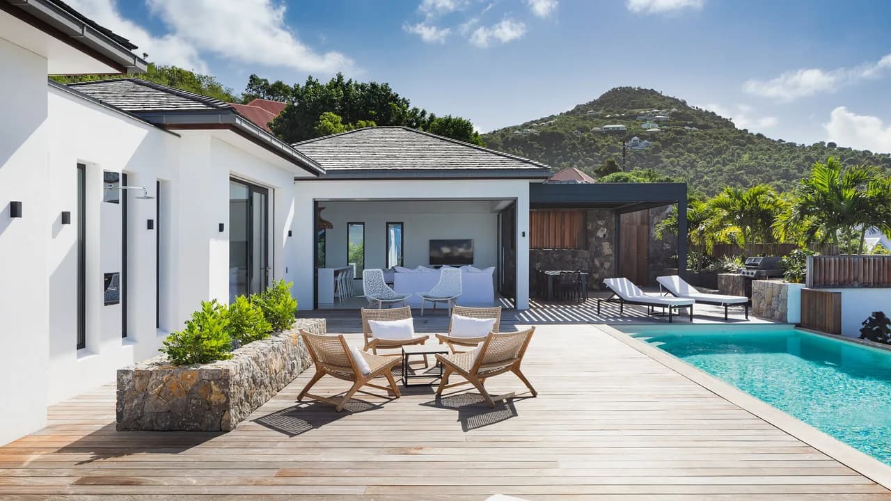 Heated Pool Villa in Lorient photo 3