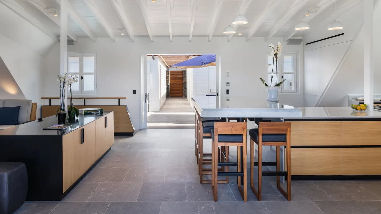 Elegant Downtown Apartment in Gustavia photo 3