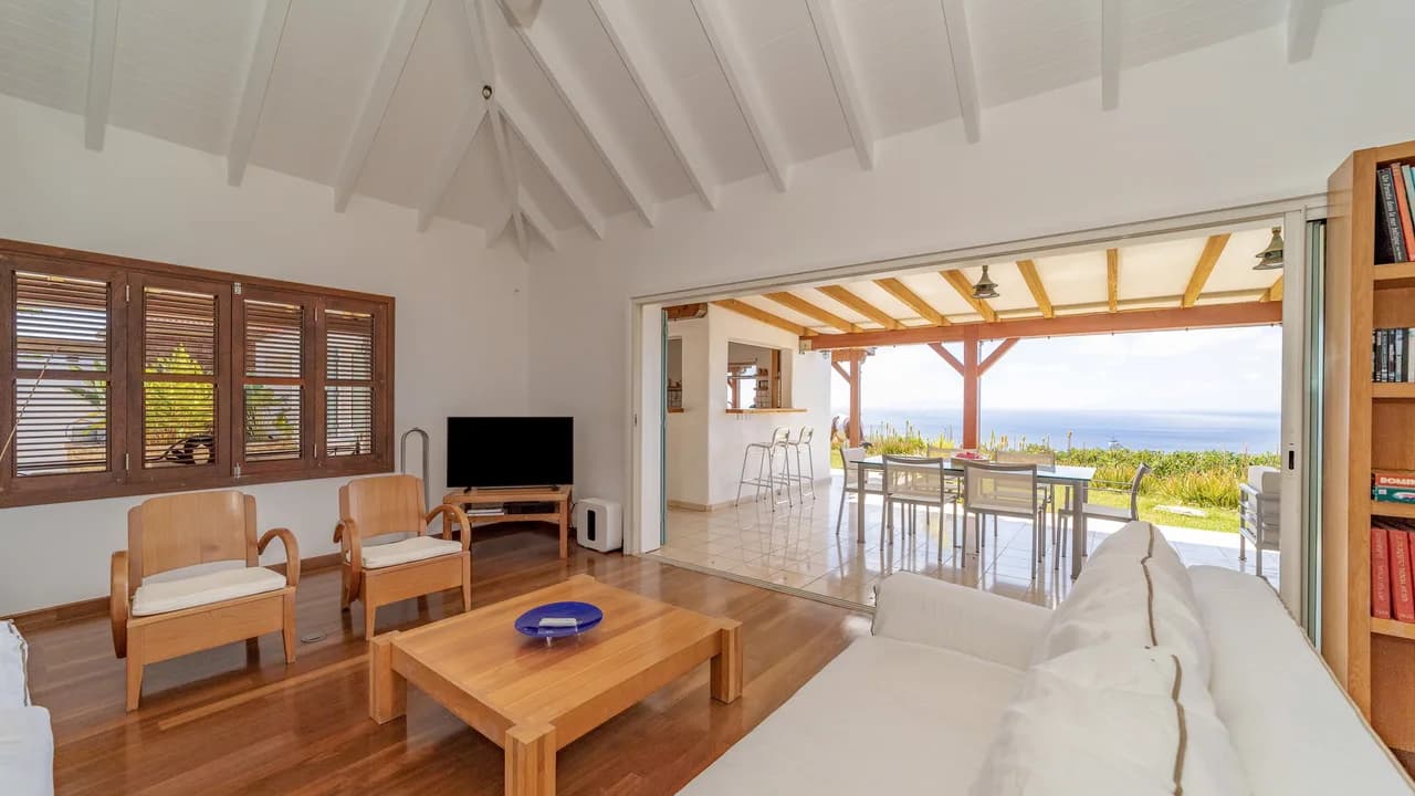 Pet-Friendly Villa with Private Pool in Colombier photo 3