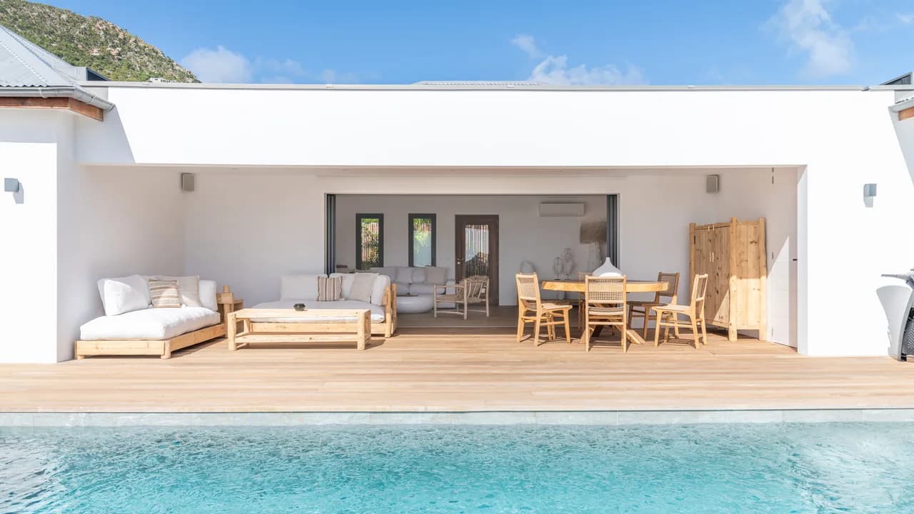 Charming Villa with Ocean View in Toiny photo 3