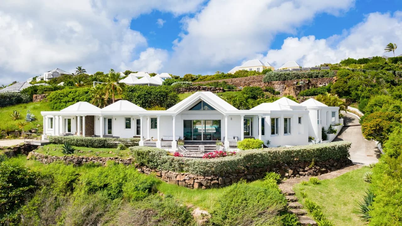 Single-Story Estate with Two Private Pools in Montjean