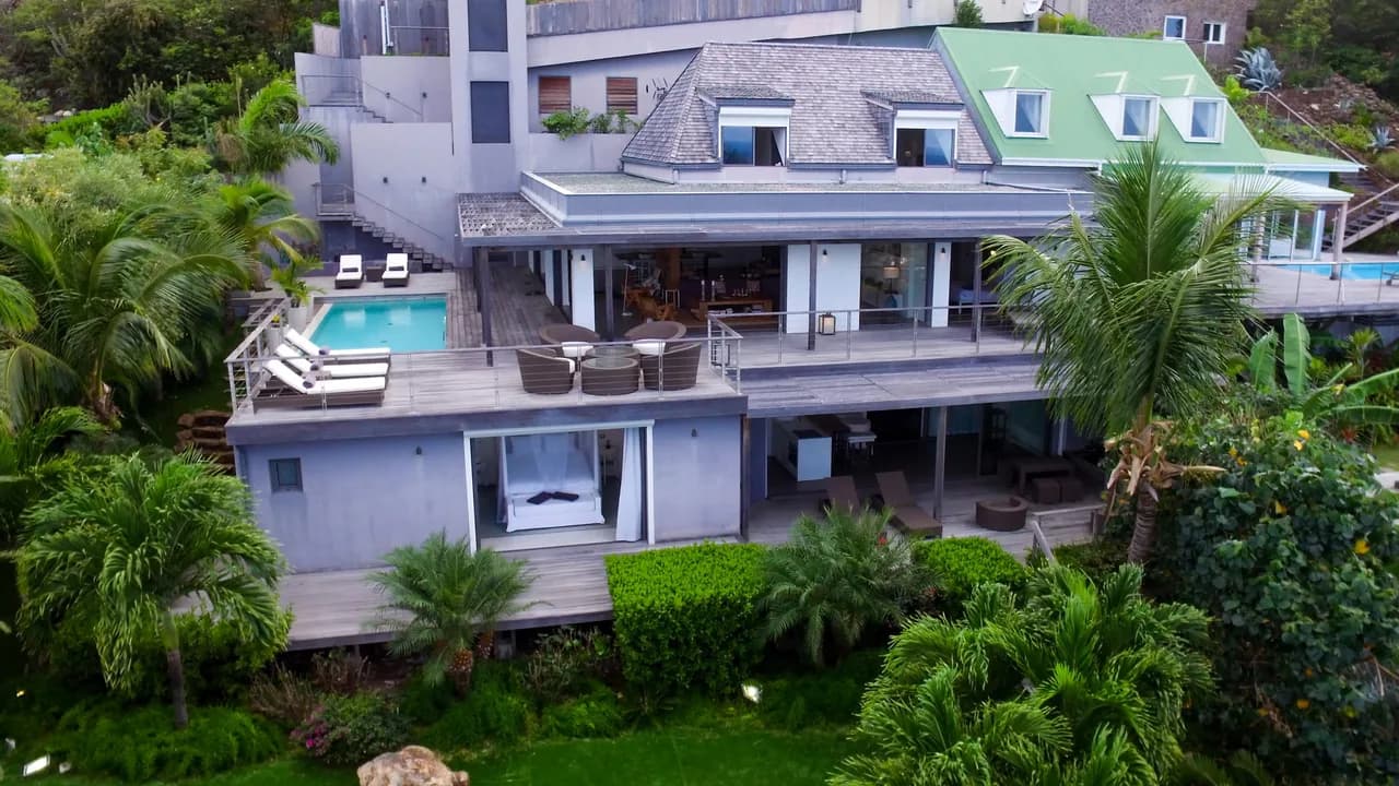 Luxurious Dual-Pool Estate in Devé photo 4