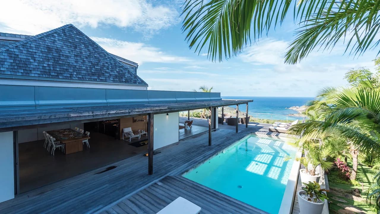 Luxurious Dual-Pool Estate in Devé photo 5