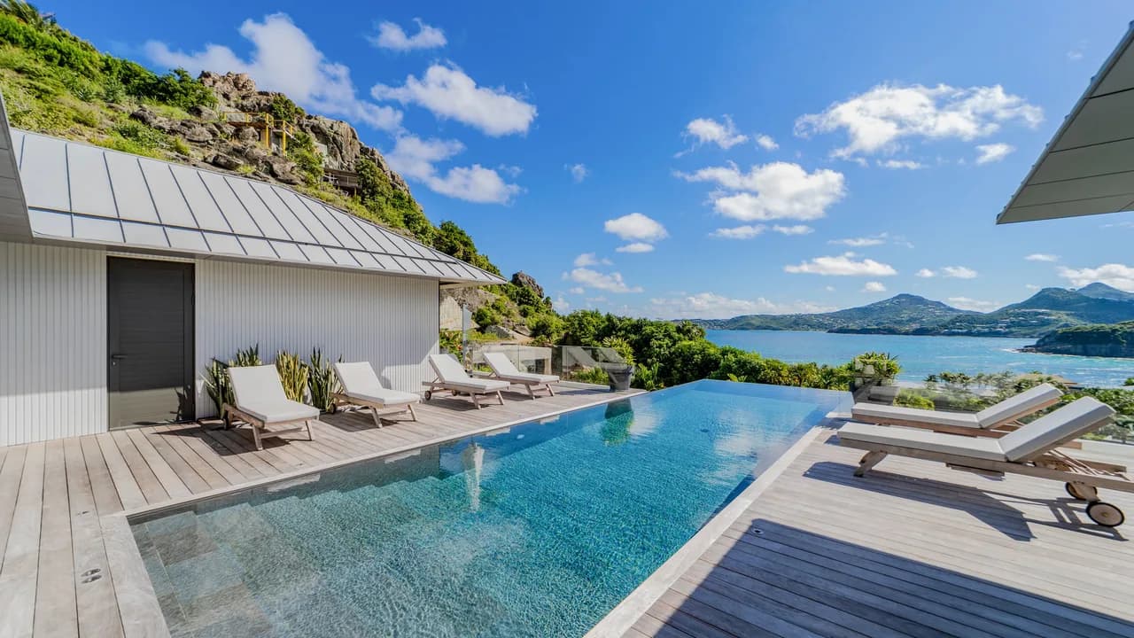 Private Family-Friendly Villa in Anse des Cayes photo 2